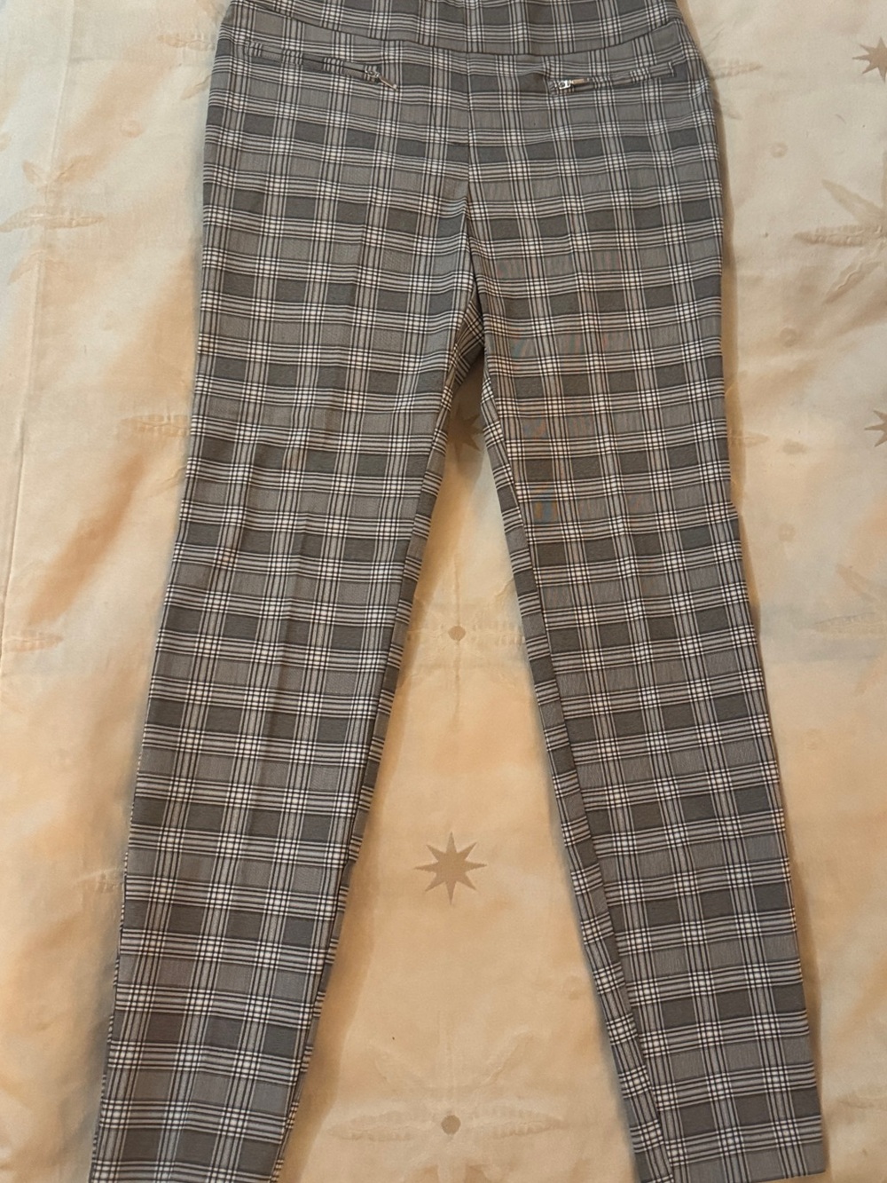 Gray Plaid Slim Dress Pants size small New without tags
